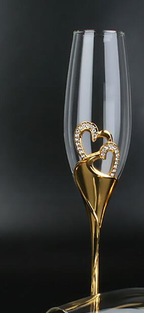 Heart-shaped champagne glass set
