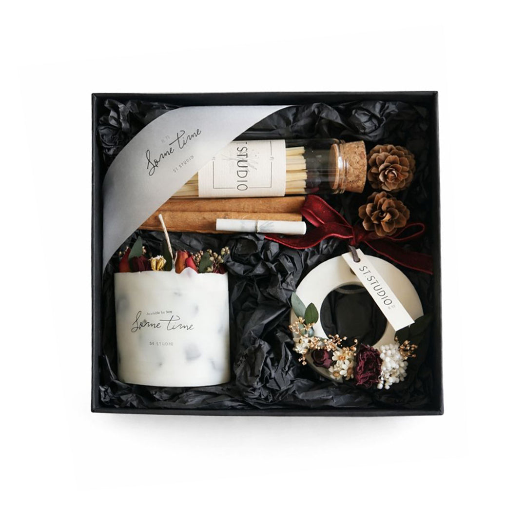 Rose Candle Gift Set